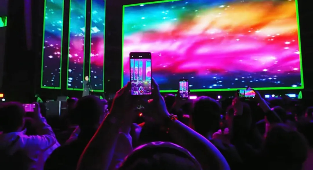 平阳体育中心群星演唱会!超万人围观,现场火爆High唱! 平阳体育中心群星演唱会!超万人围观,现场火爆High唱!