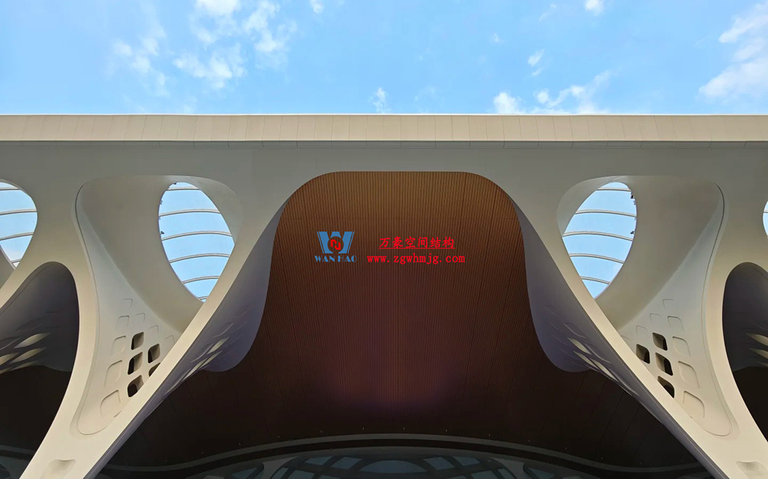 重庆东站:揭开“西部高铁新地标”神秘面纱 重庆东站:揭开“西部高铁新地标”神秘面纱