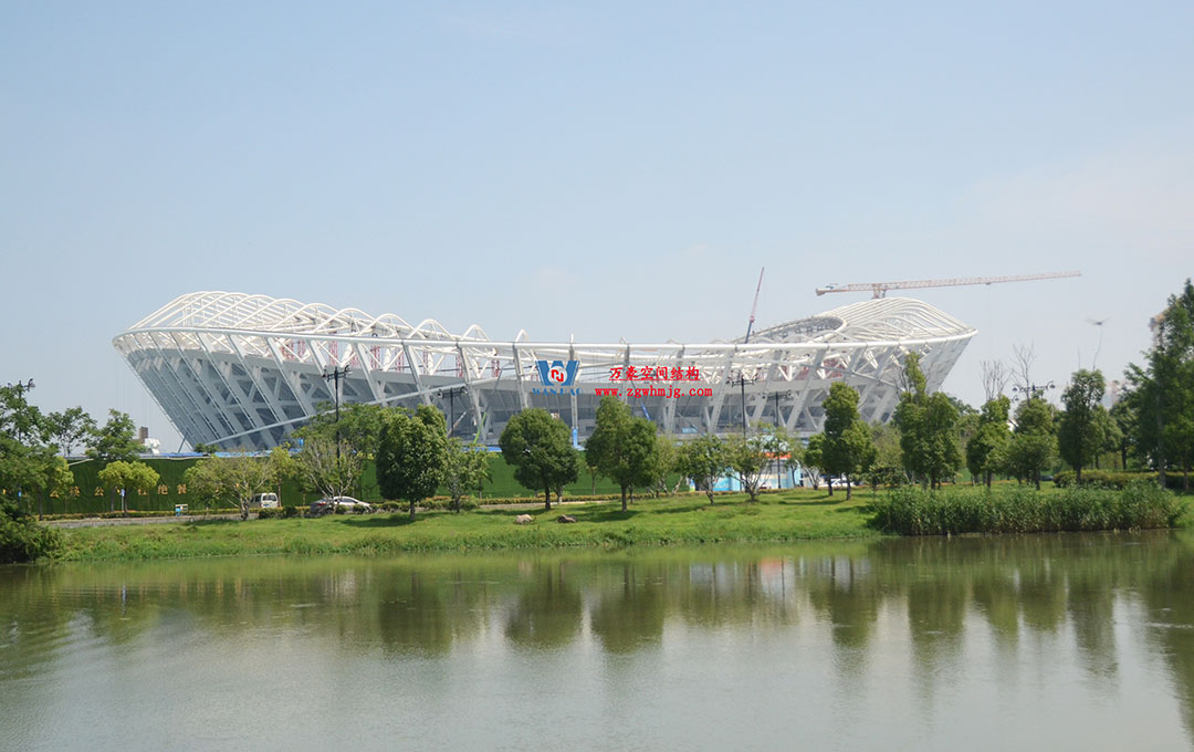 无锡奥体中心体育场ETFE膜首吊成功,太湖畔将闪耀“生态之光” 无锡奥体中心体育场ETFE膜首吊成功,太湖畔将闪耀“生态之光”